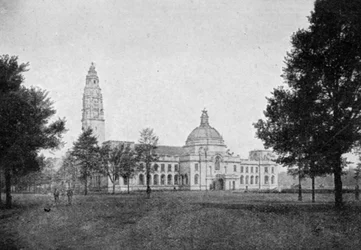Los nuevos tribunales de justicia, Cardiff, publicado en The Graphic, 27 de octubre de 1906